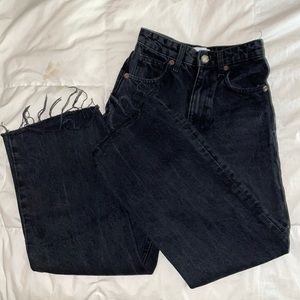 ✨ SOLD ✨Zara Cropped Wide Leg Ripped Jean